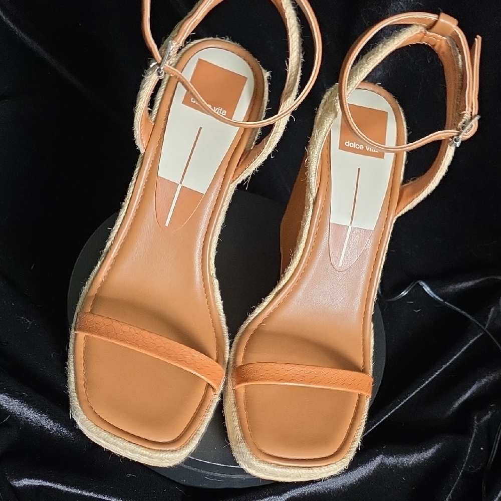 New! Dolce Vita AURORA Strap Sandals with Ankle Strap 8.5